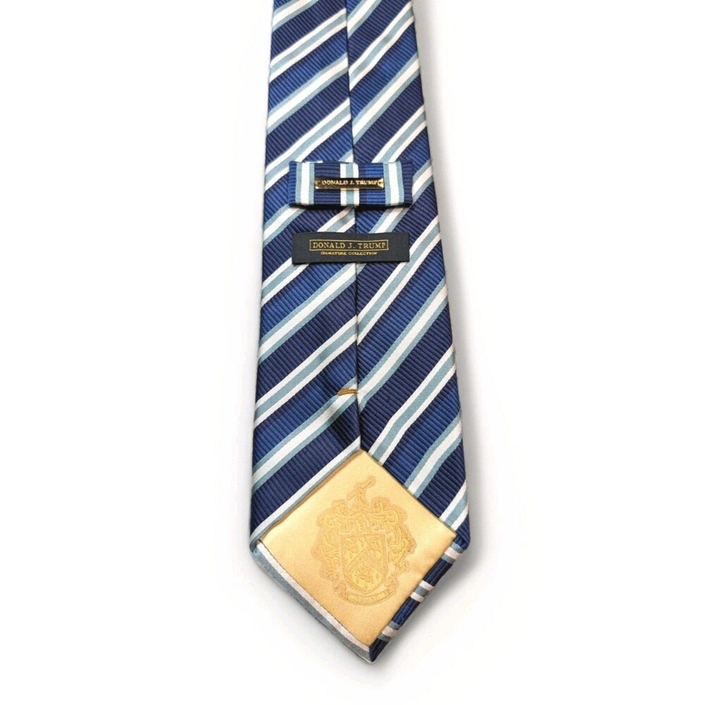 Donald J Trump Signature Collection Blue Stripe 100% Silk Hand Made Mens Tie